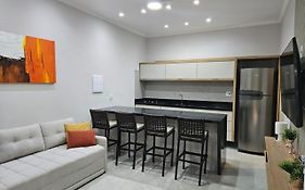 Flat Amarilis em Riviera de São Lourenço, Completo, com Serviço de Hotelaria, Enxoval e Arrumação